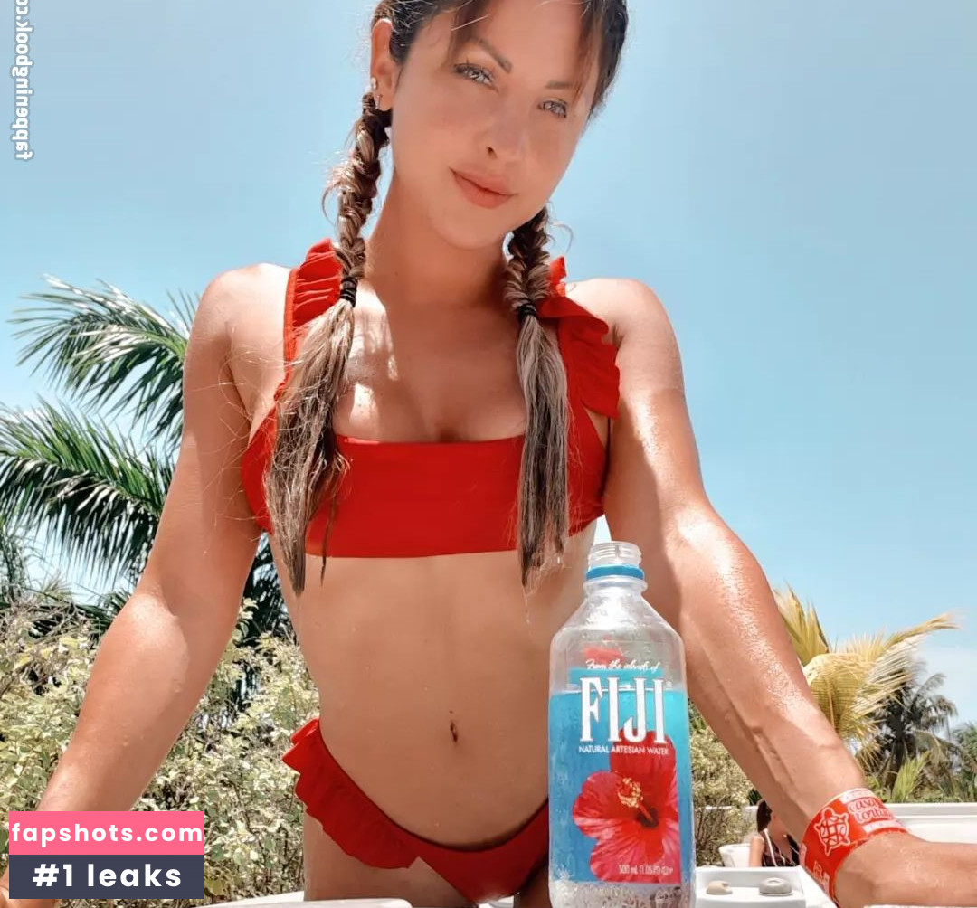 Johanna Pena gallery photo #23