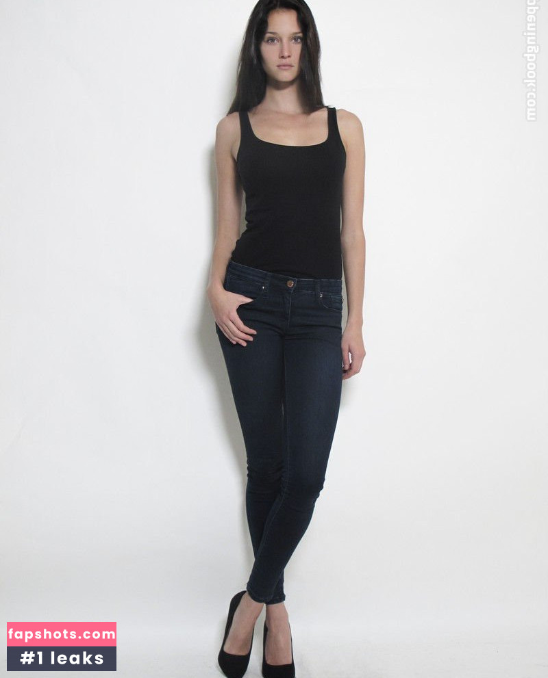 Johanna Szikszai gallery photo #20