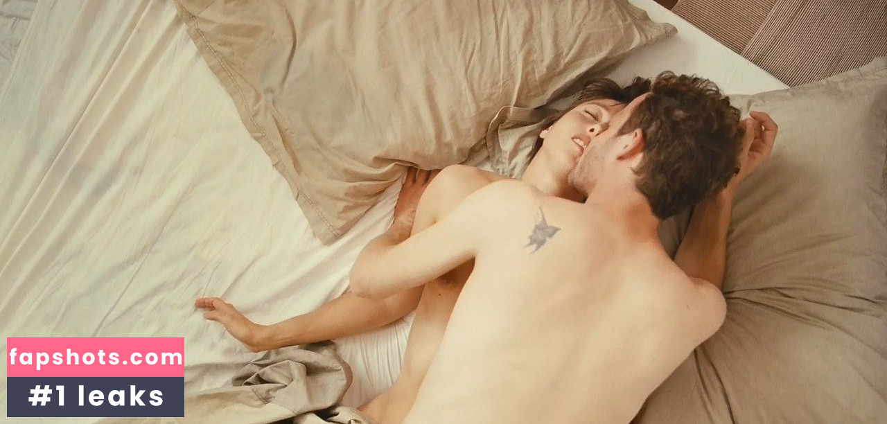 Johanna Wokalek gallery photo #16