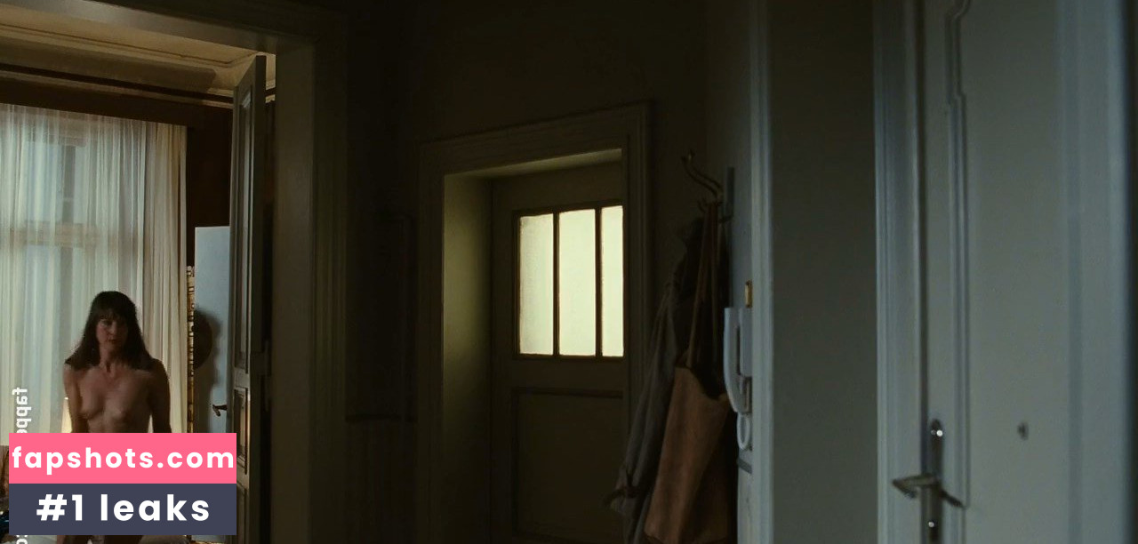 Johanna Wokalek gallery photo #17