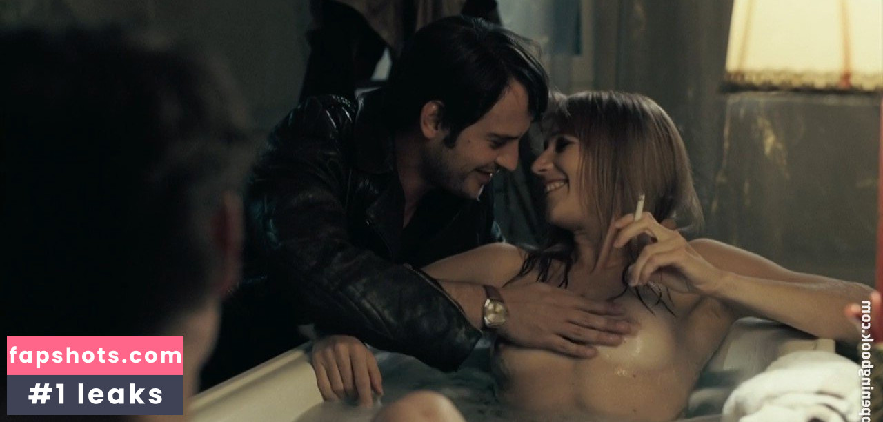 Johanna Wokalek gallery photo #24