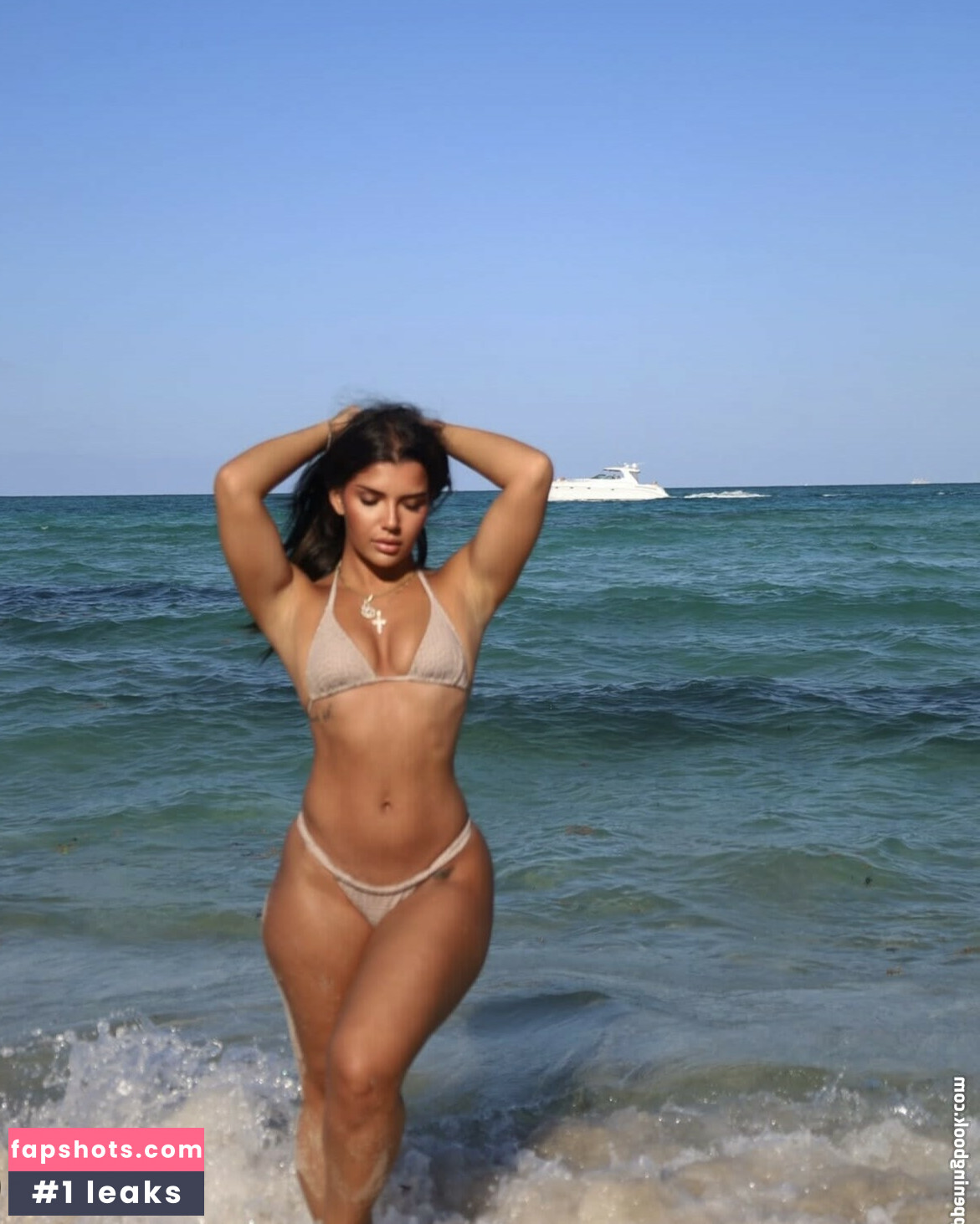 Johnna Victoria nude babe gallery