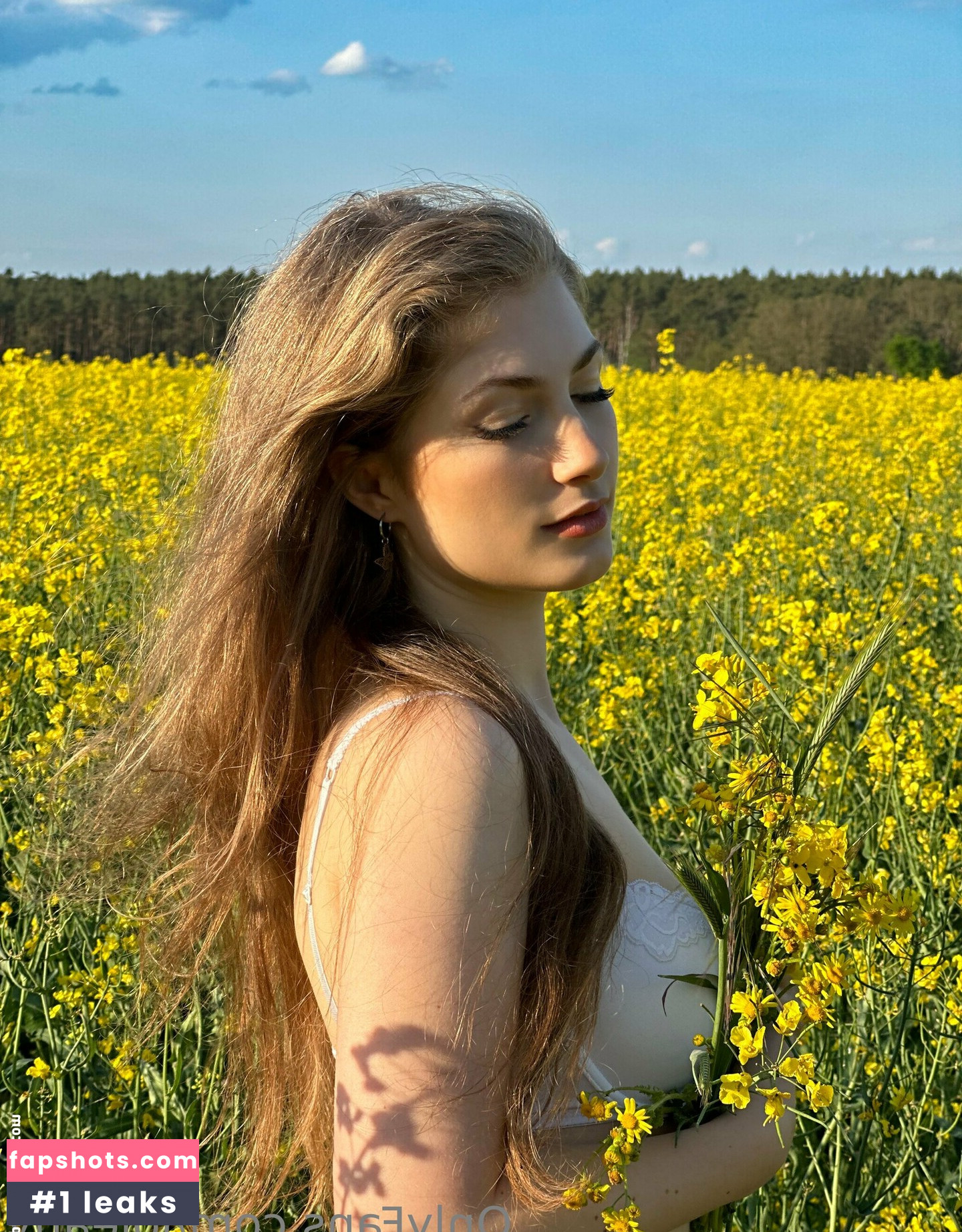 joleany gallery photo #2