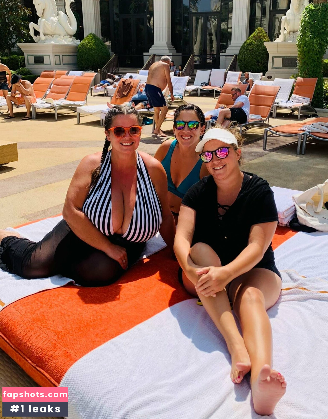 Jolene Mendez gallery photo #17