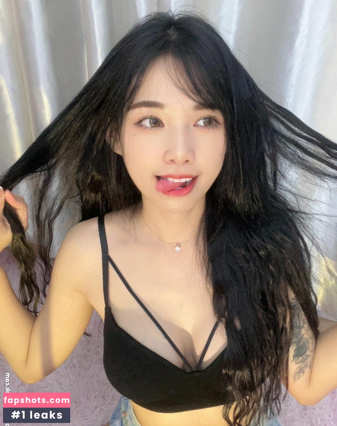 Jolin gallery photo #17