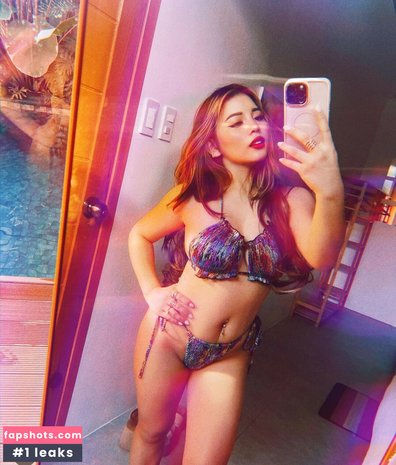 Jolyn Ly gallery photo #5