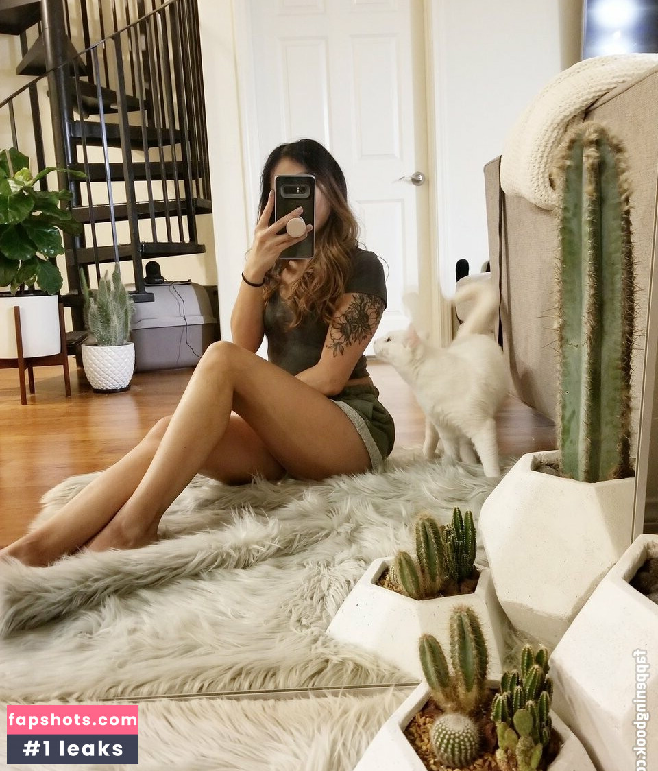 Jonna Mae gallery photo #19