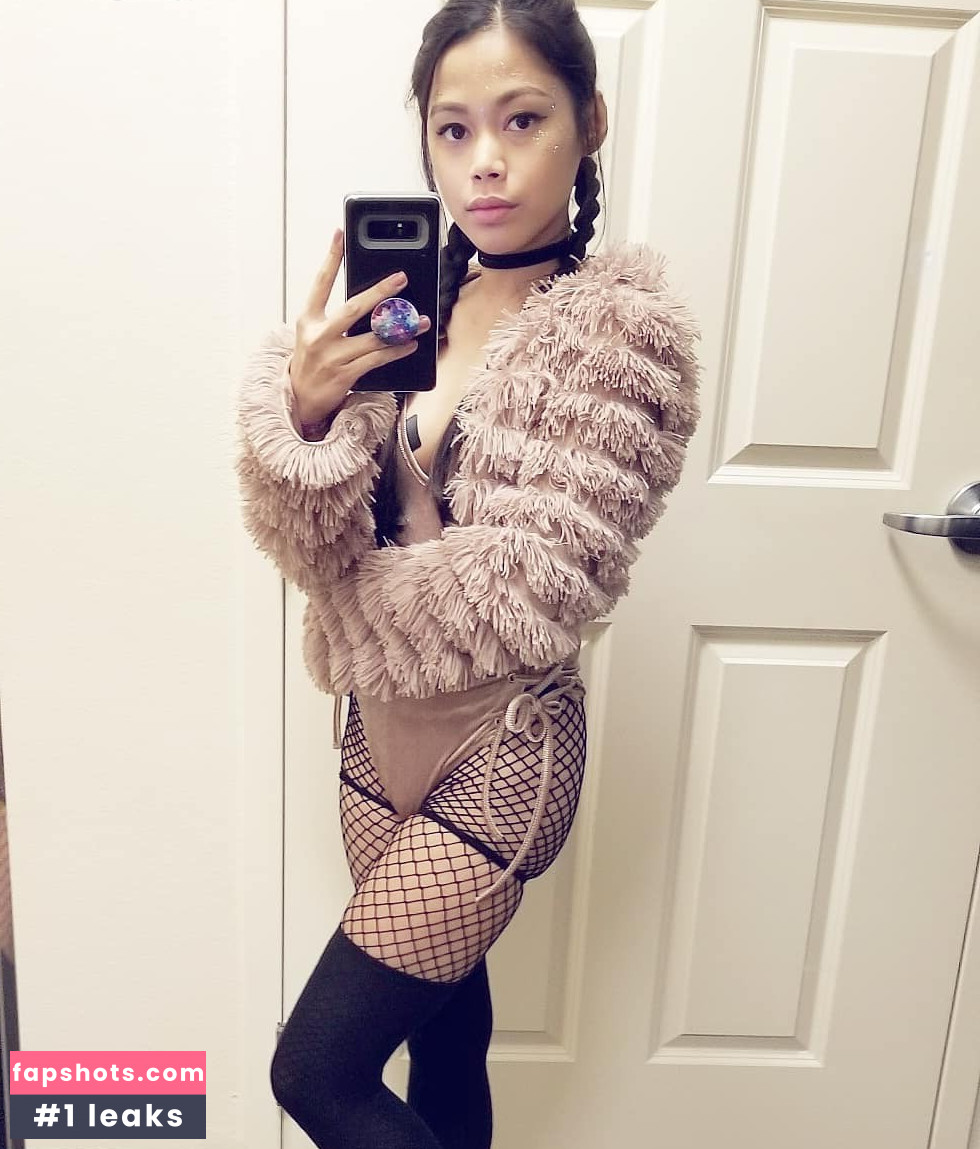 Jonna Mae gallery photo #20