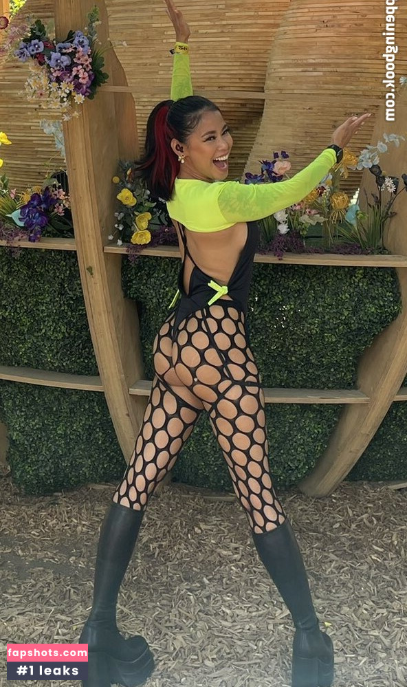 Jonna Mae gallery photo #9