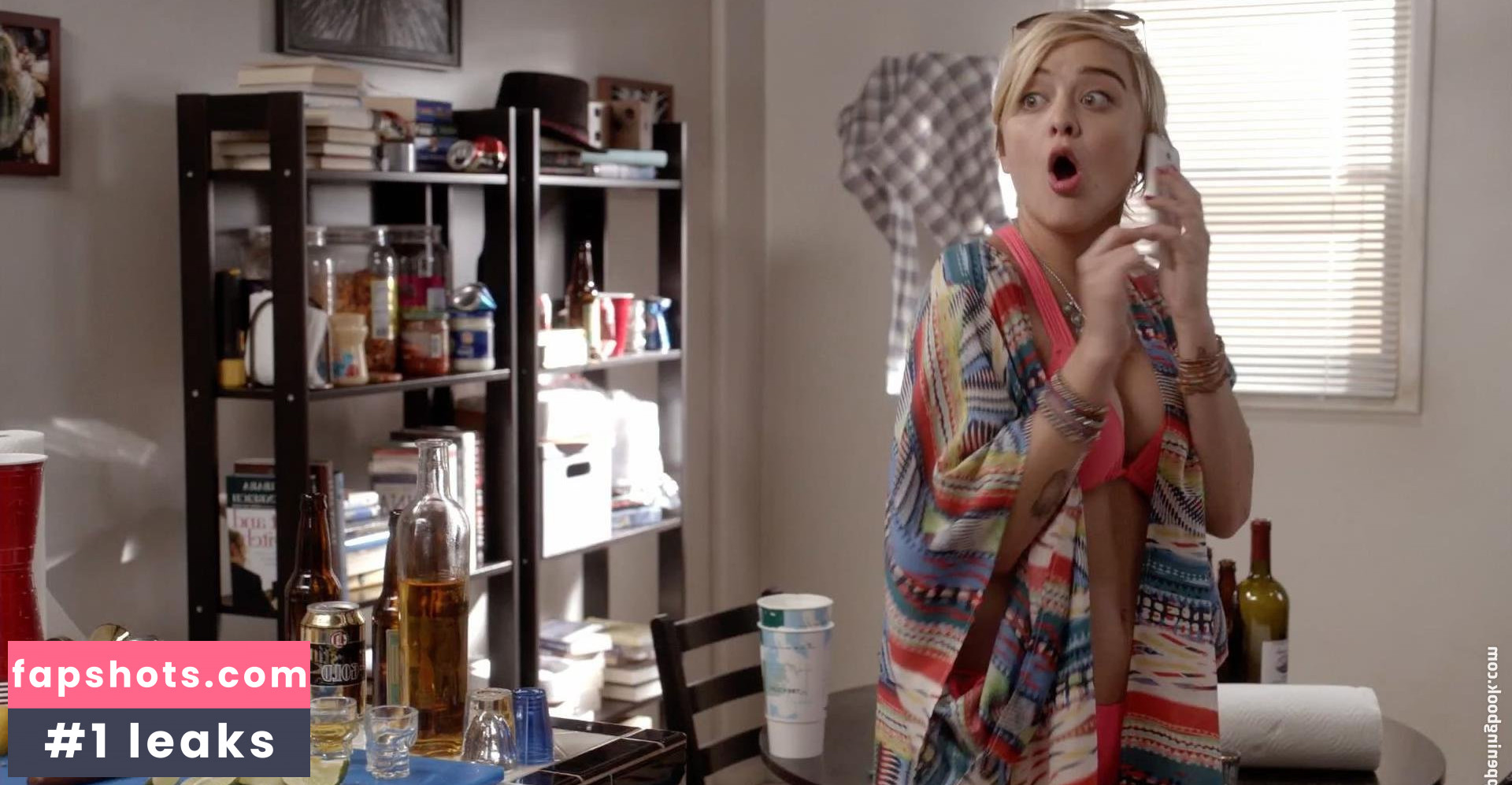 Jordan Hinson nude babe gallery