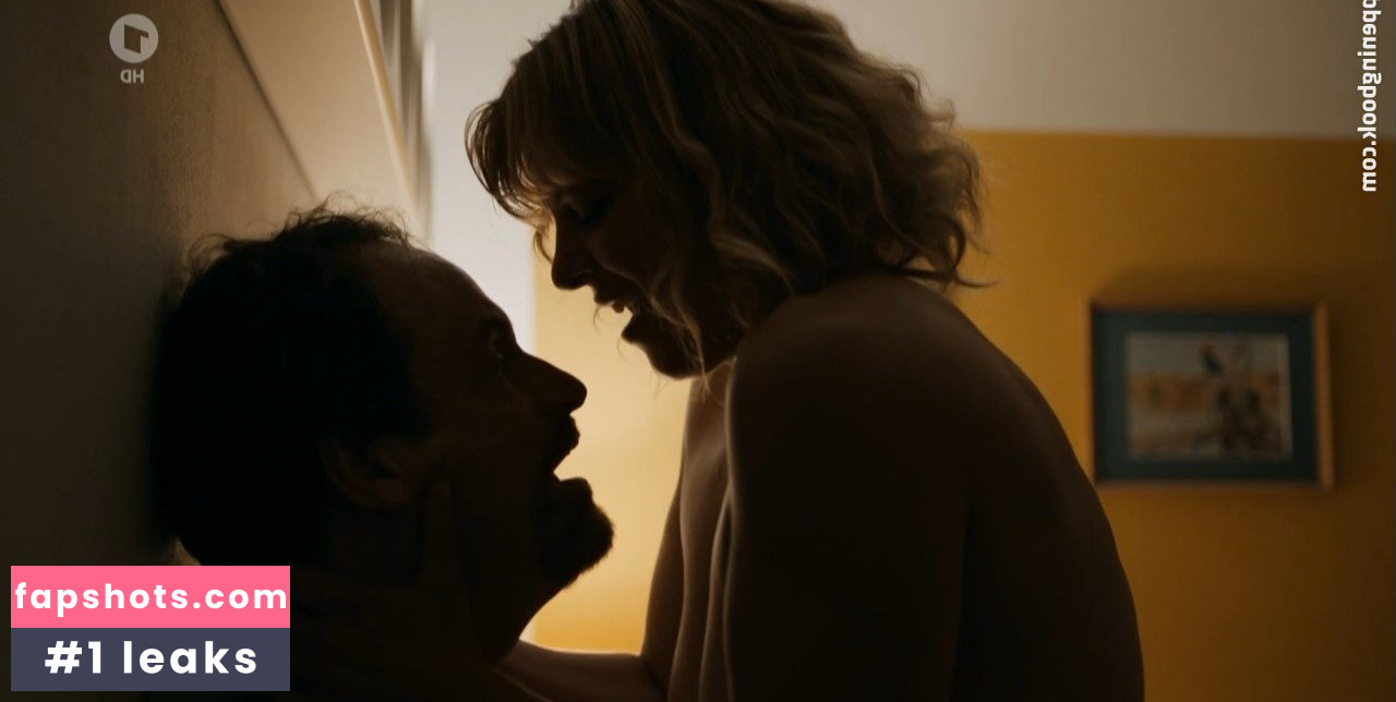 Jordis Triebel gallery photo #3