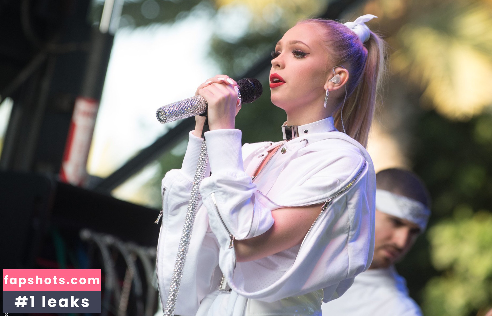 Jordyn Jones gallery photo #1375