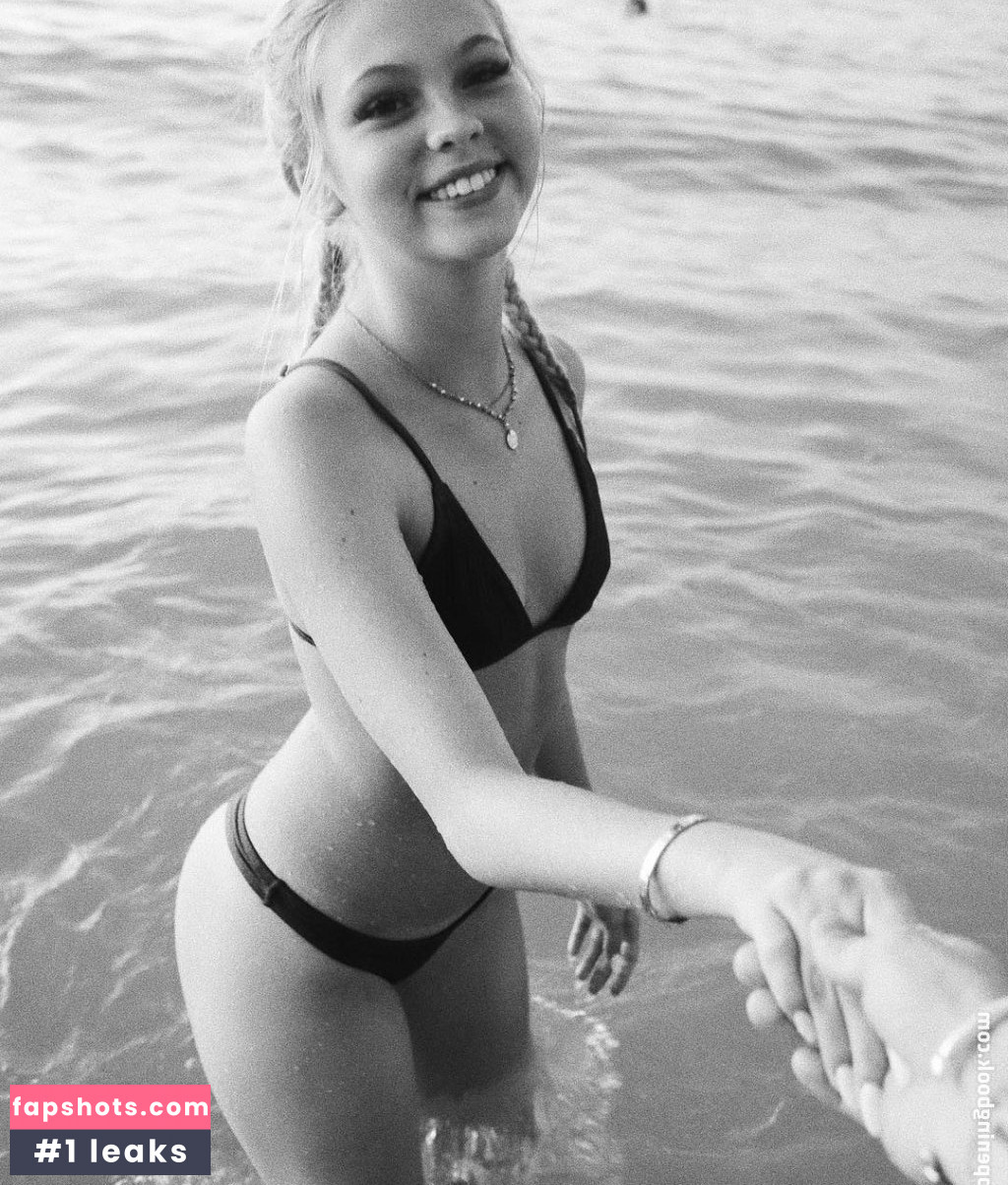 Jordyn Jones gallery photo #1406