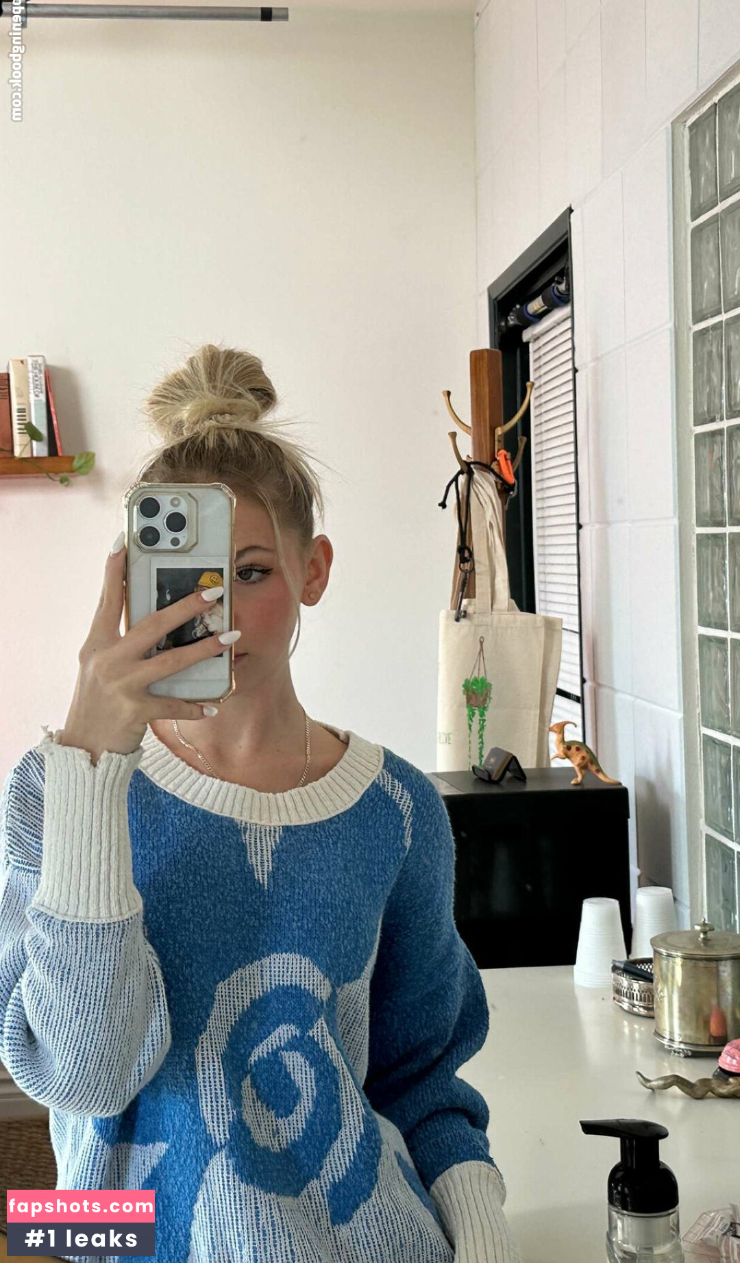 Jordyn Jones gallery photo #307
