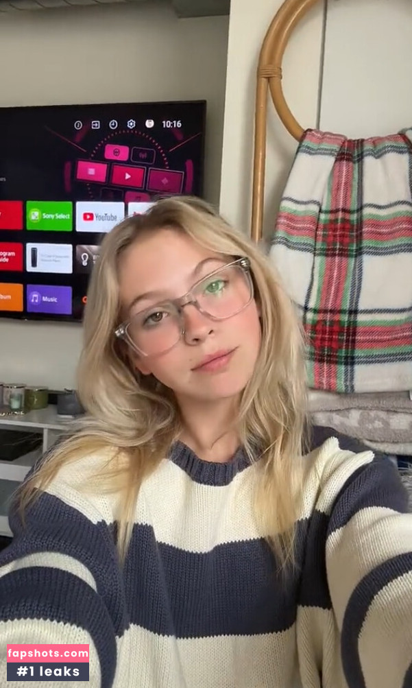 Jordyn Jones gallery photo #351