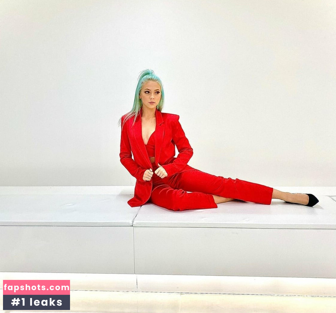 Jordyn Jones gallery photo #369