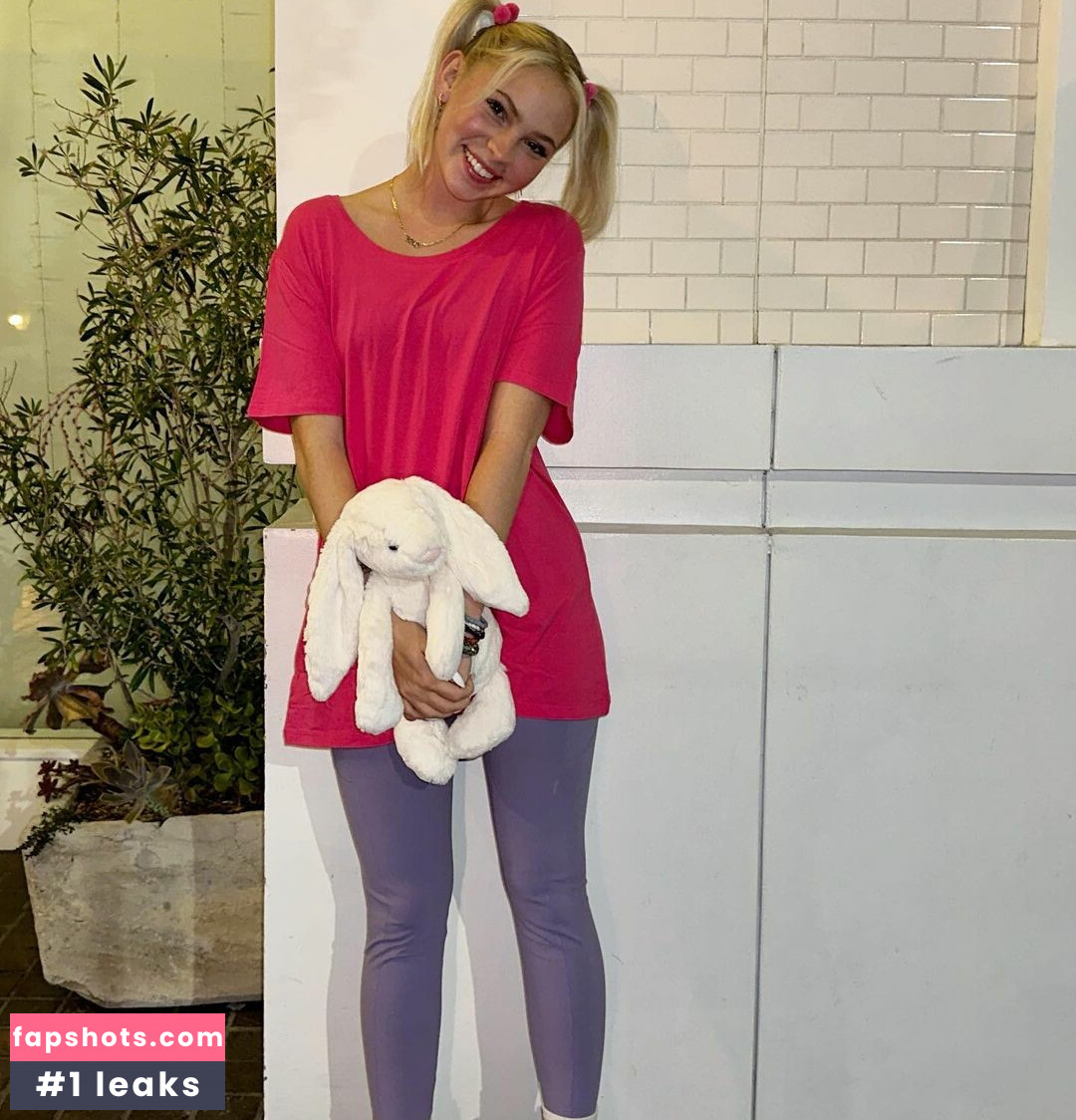 Jordyn Jones gallery photo #723