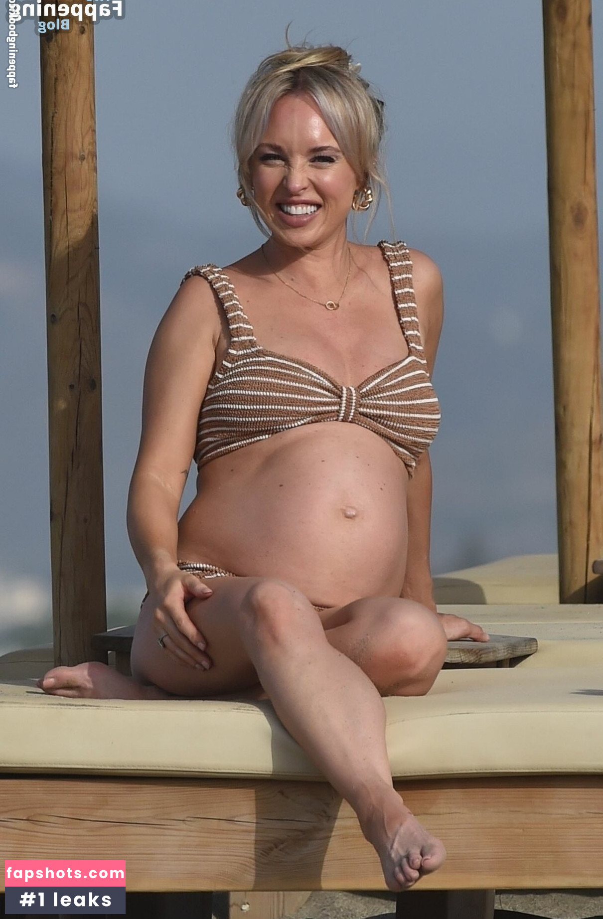 Jorgie Porter gallery photo #29