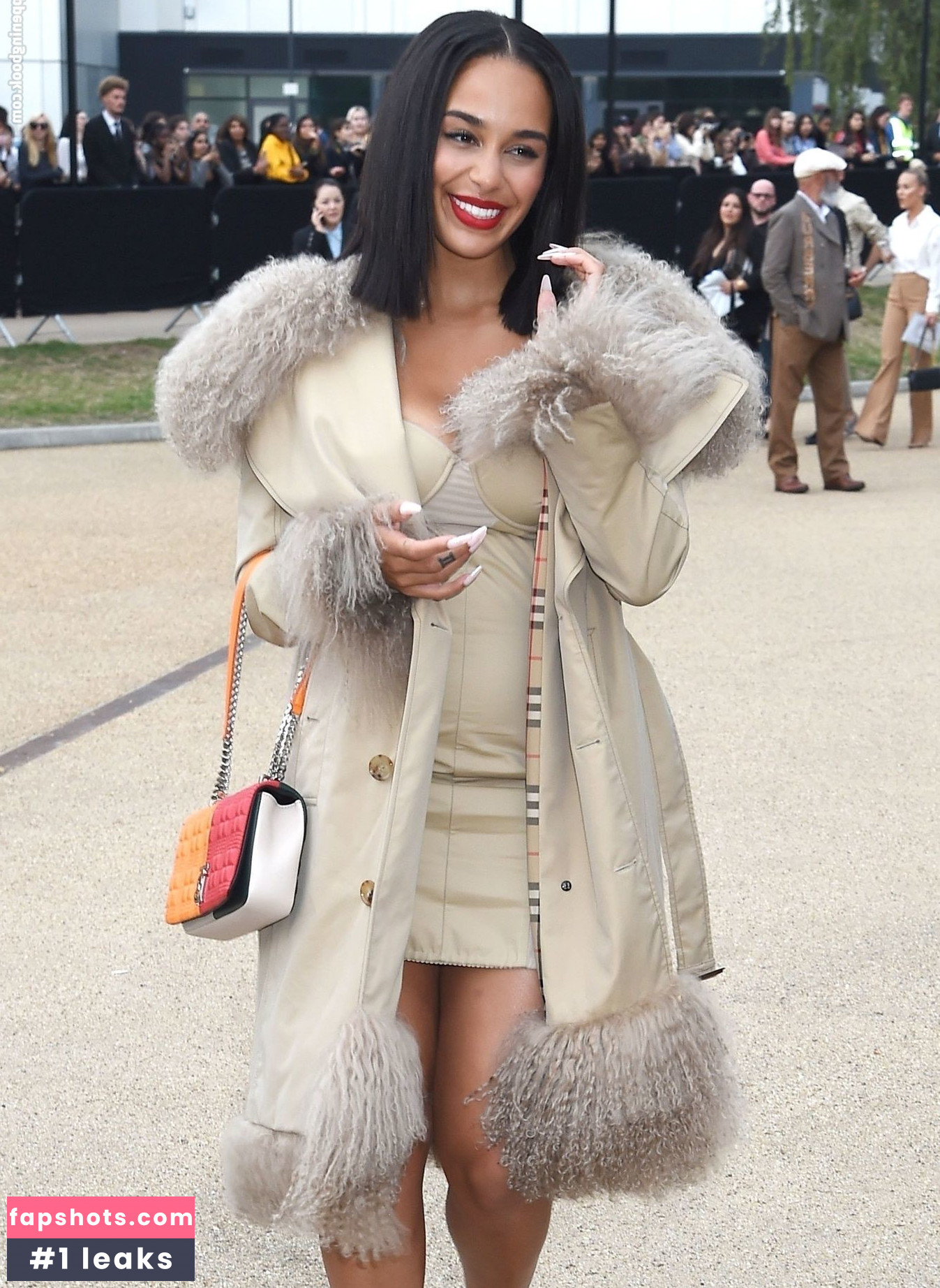 Jorja Smith gallery photo #101