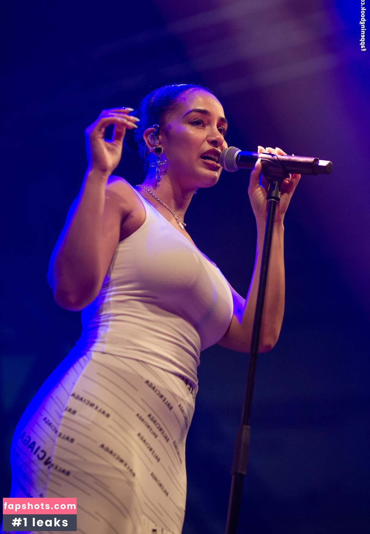 Jorja Smith gallery photo #56