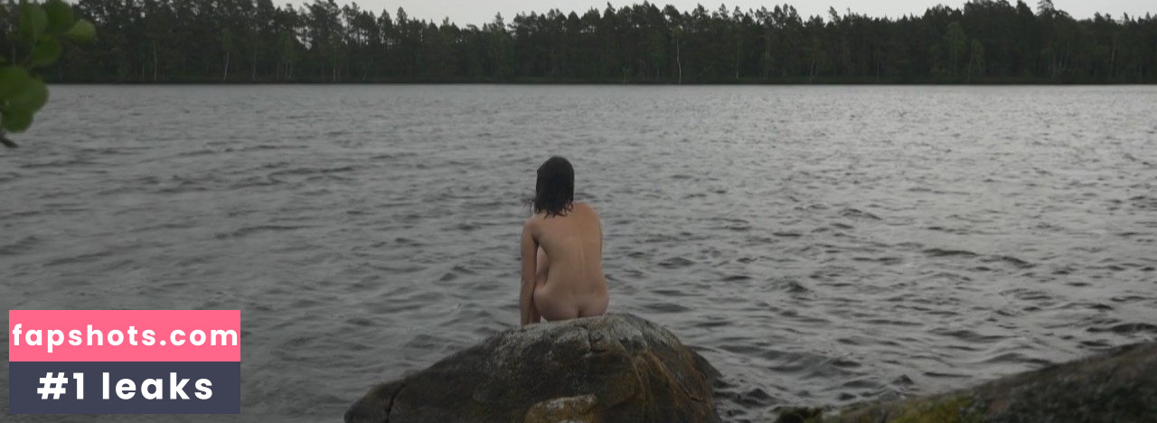 Josefine Stougaard Feldmann gallery photo #2