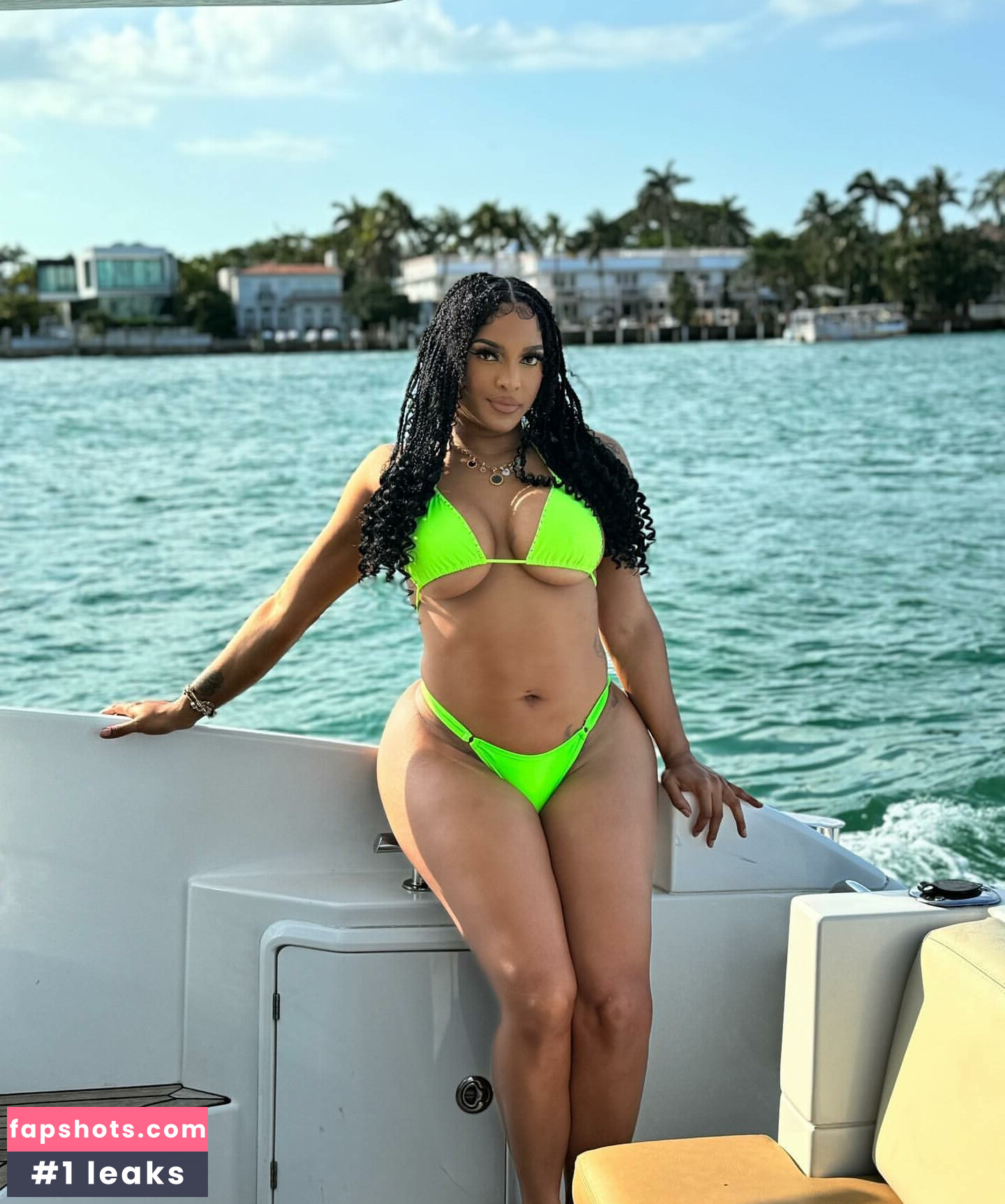 Joseline Hernandez gallery photo #40