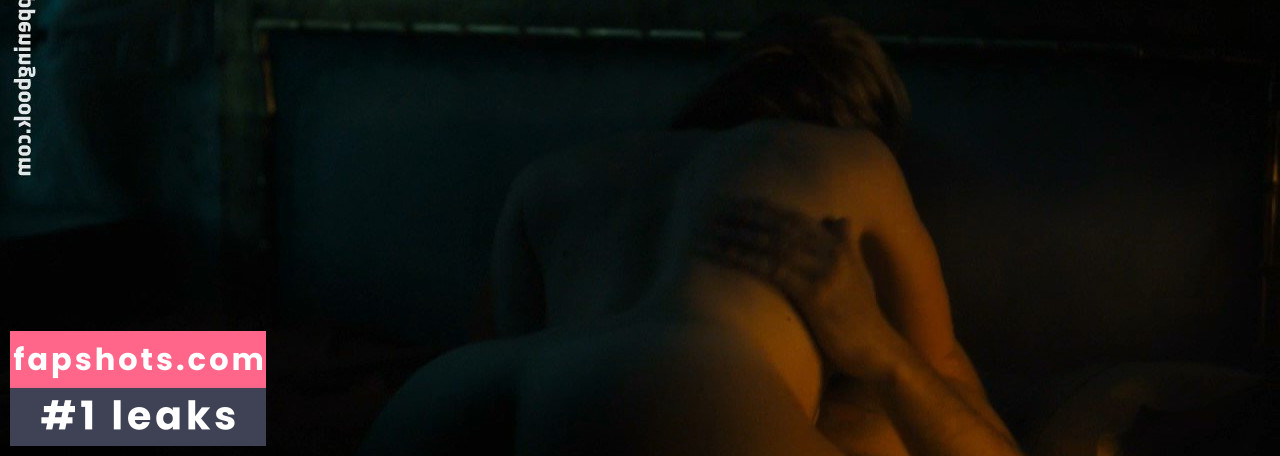 Joséphine de la Baume gallery photo #2