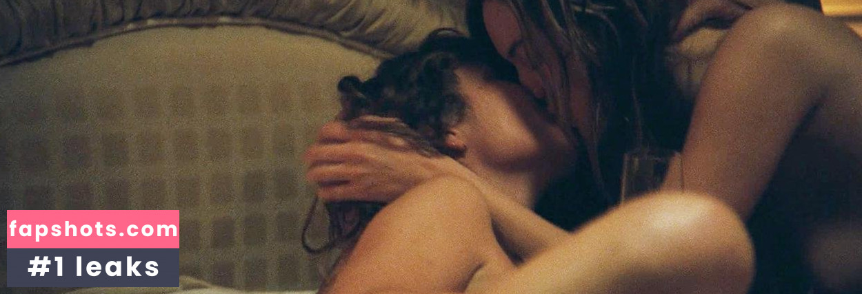 Joséphine de la Baume gallery photo #20