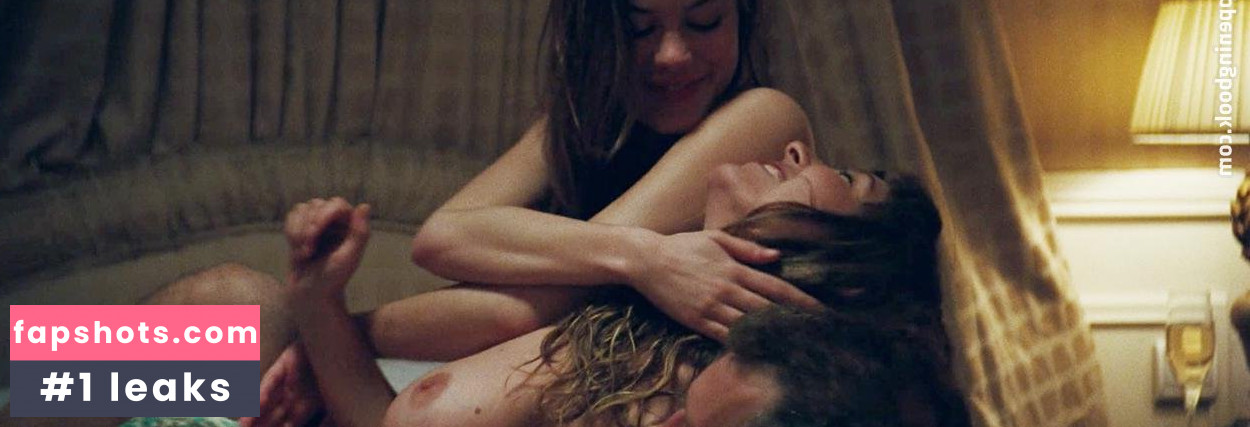 Joséphine de la Baume gallery photo #22