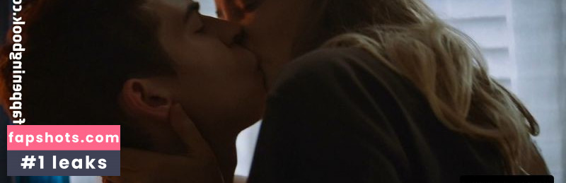 Josephine Langford gallery photo #3