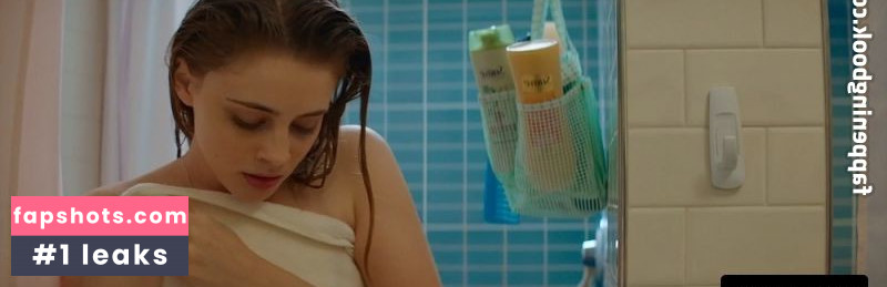 Josephine Langford gallery photo #10