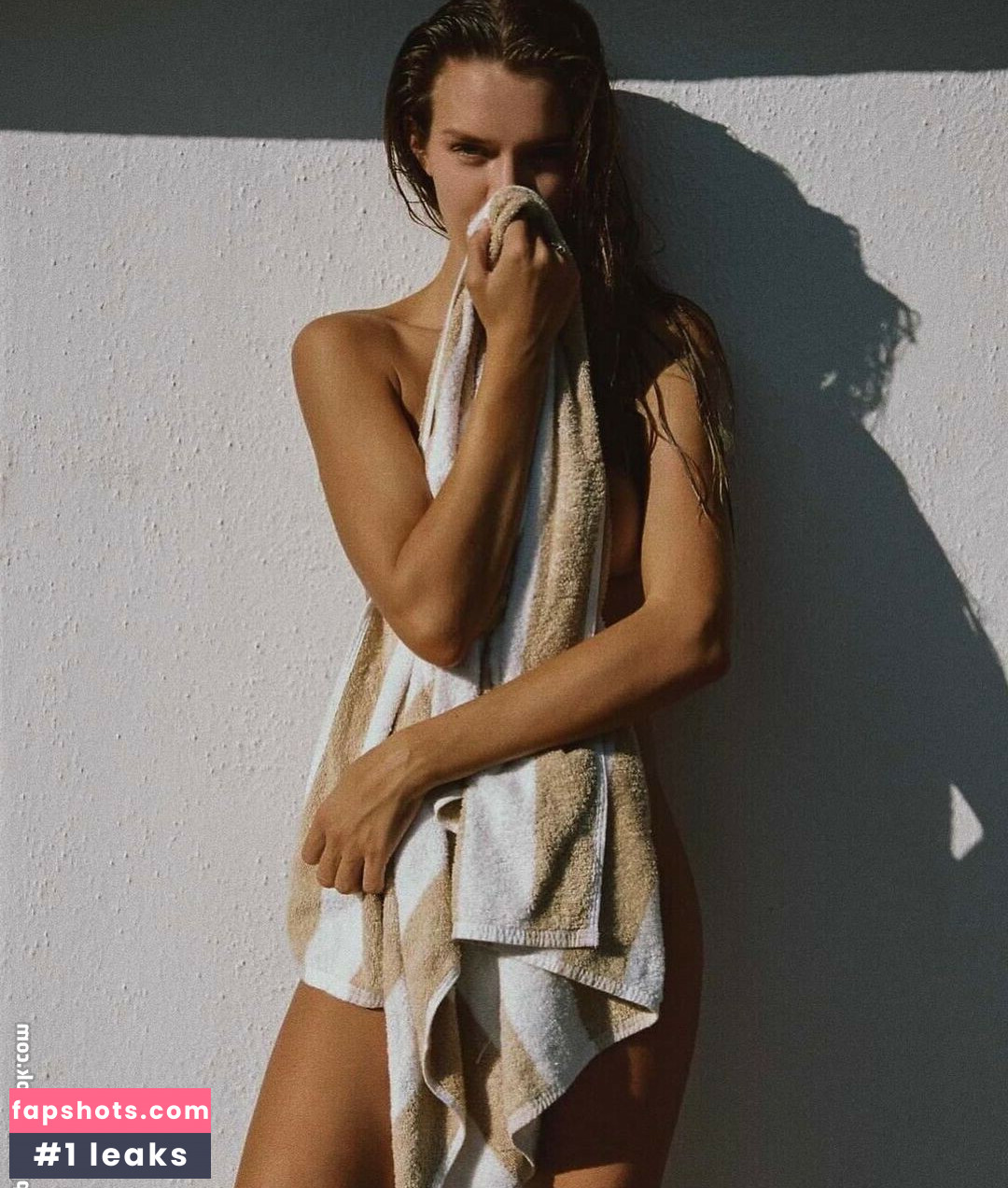 Josephine Skriver gallery photo #114