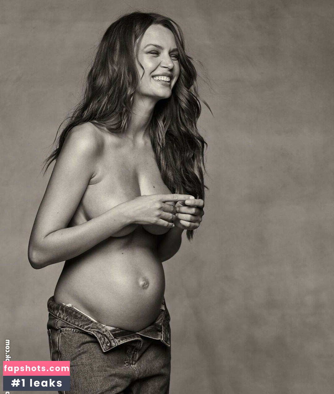 Josephine Skriver gallery photo #122