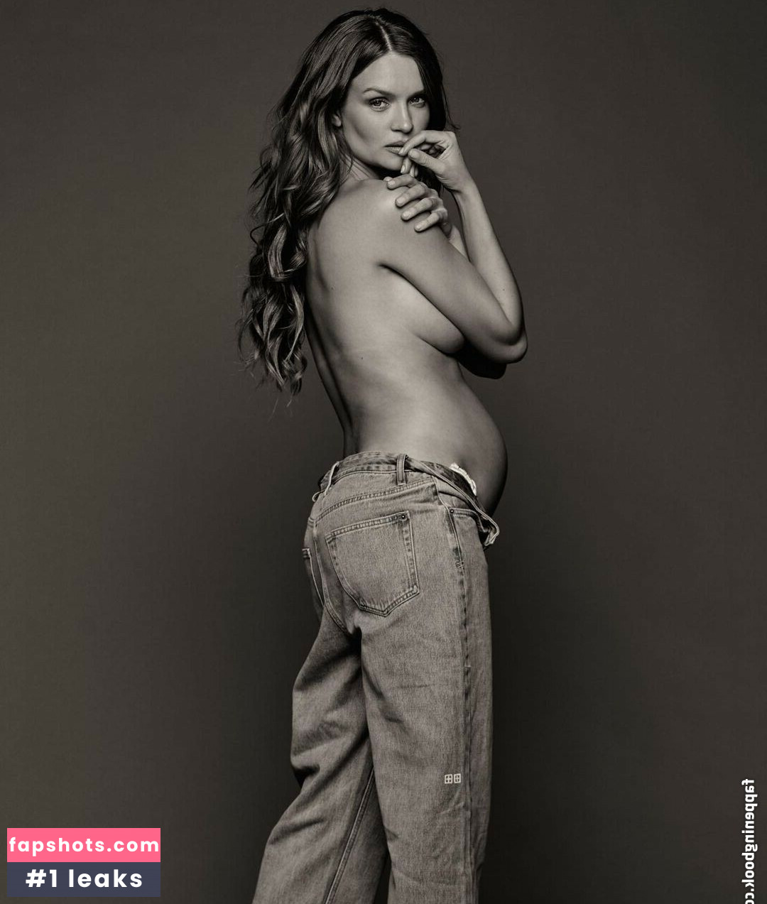 Josephine Skriver gallery photo #124