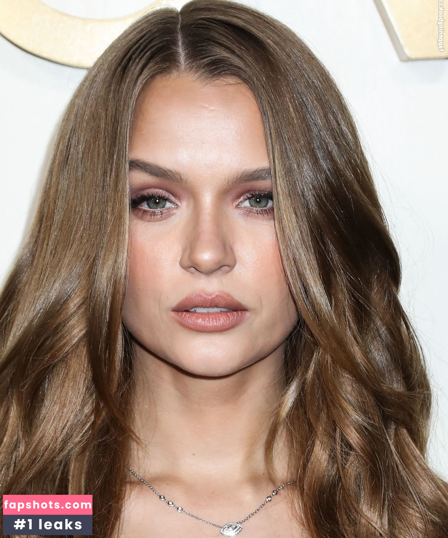 Josephine Skriver gallery photo #500