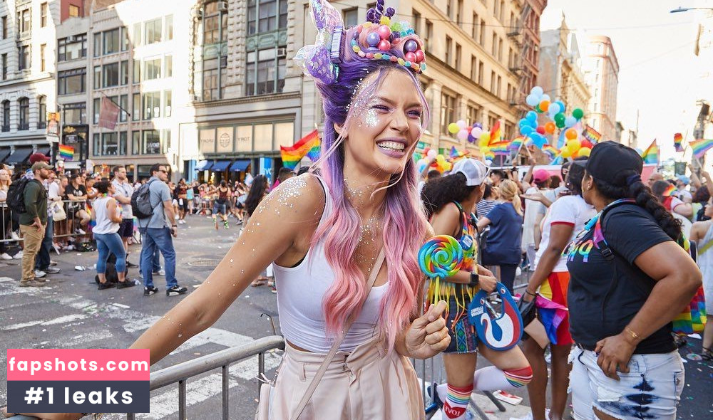 Josephine Skriver gallery photo #510