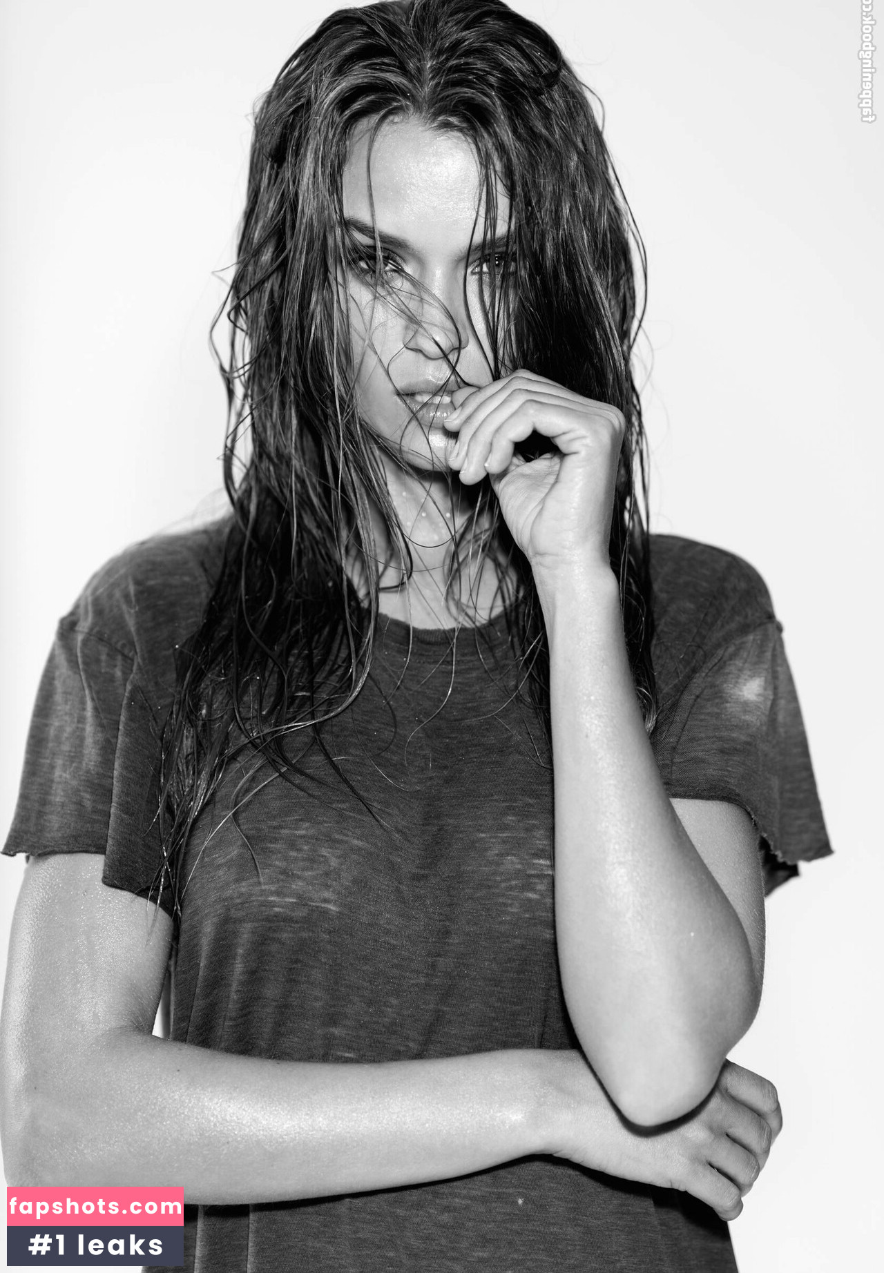 Josephine Skriver gallery photo #71