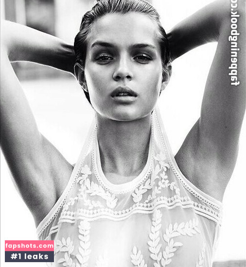 Josephine Skriver gallery photo #73