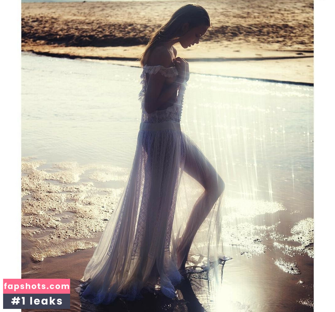 Josephine Skriver gallery photo #77