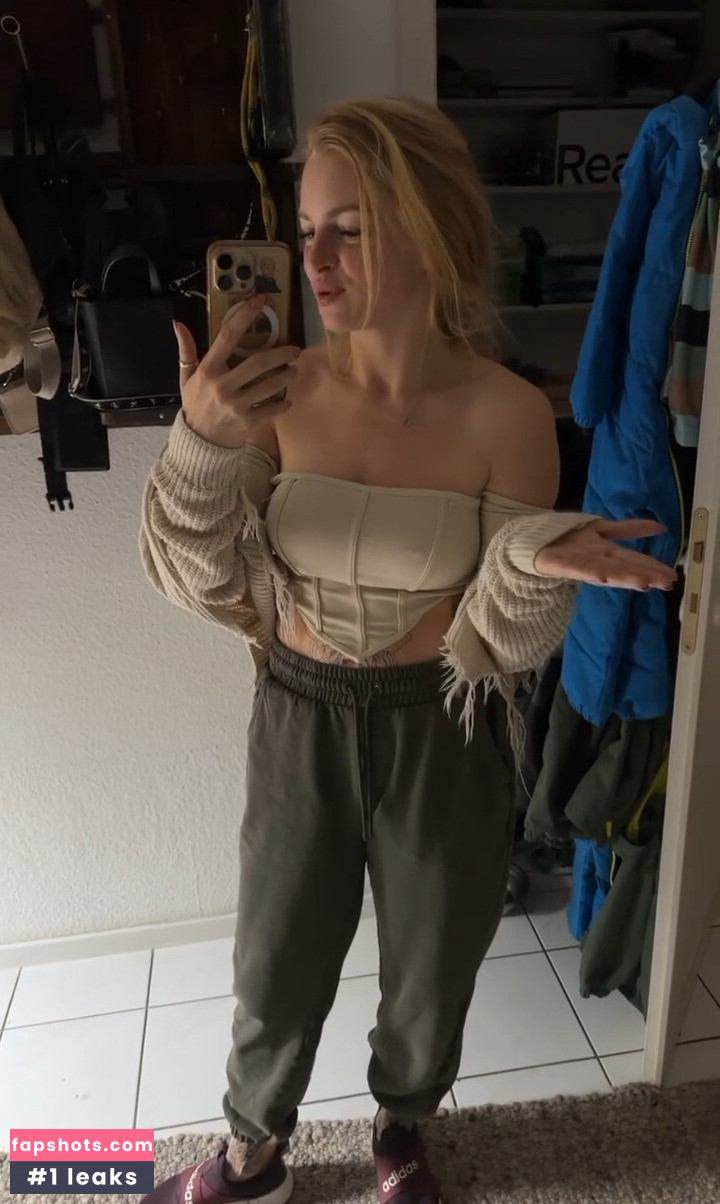 Josephine Welsch gallery photo #63