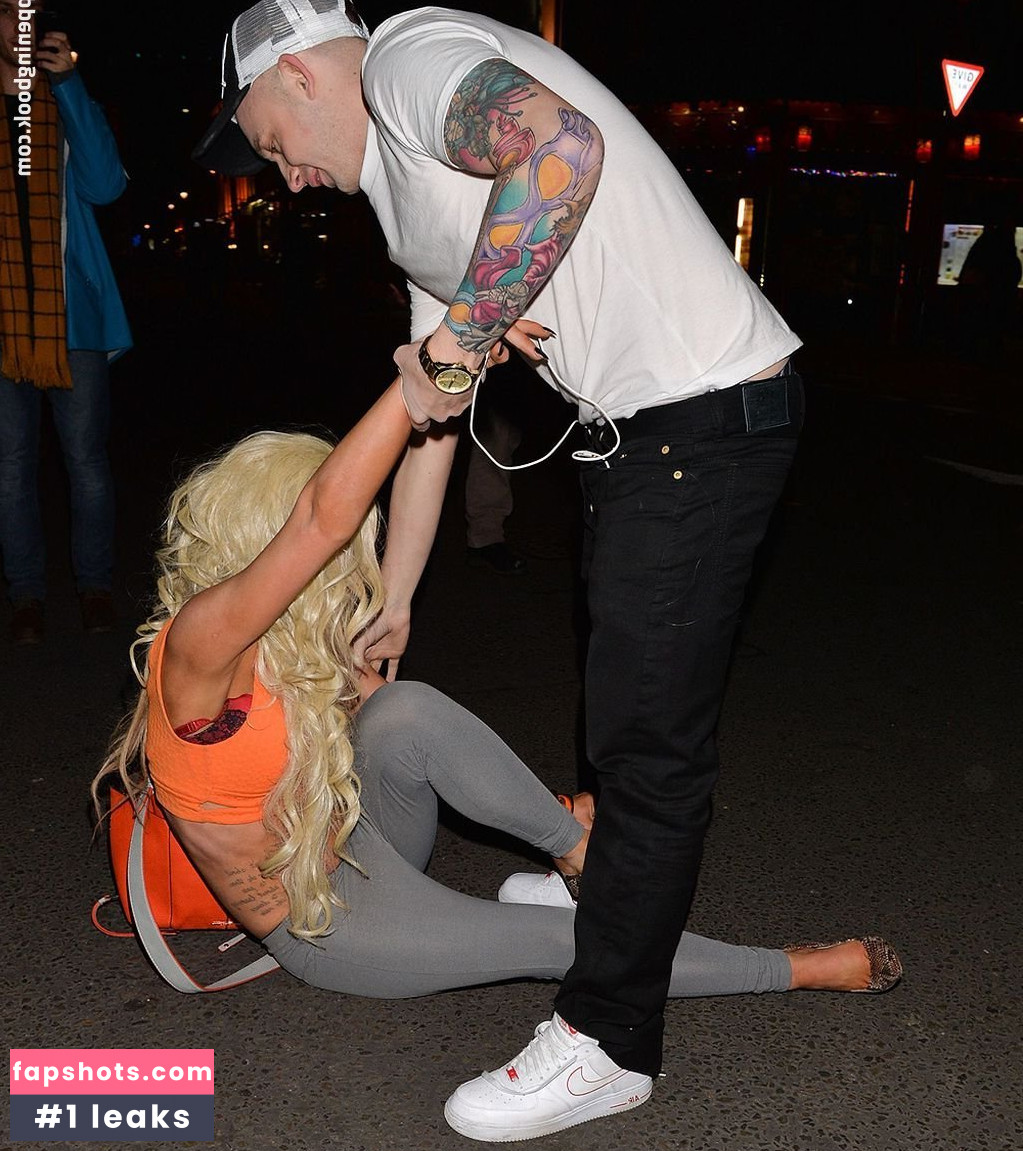 Josie Cunningham gallery photo #6