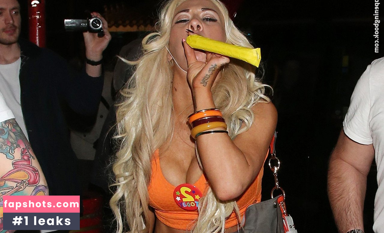 Josie Cunningham gallery photo #7