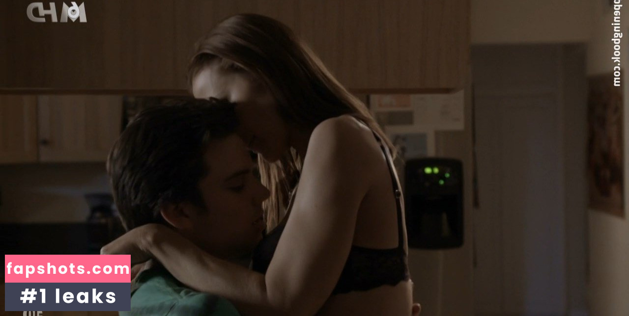 Josie Davis gallery photo #3