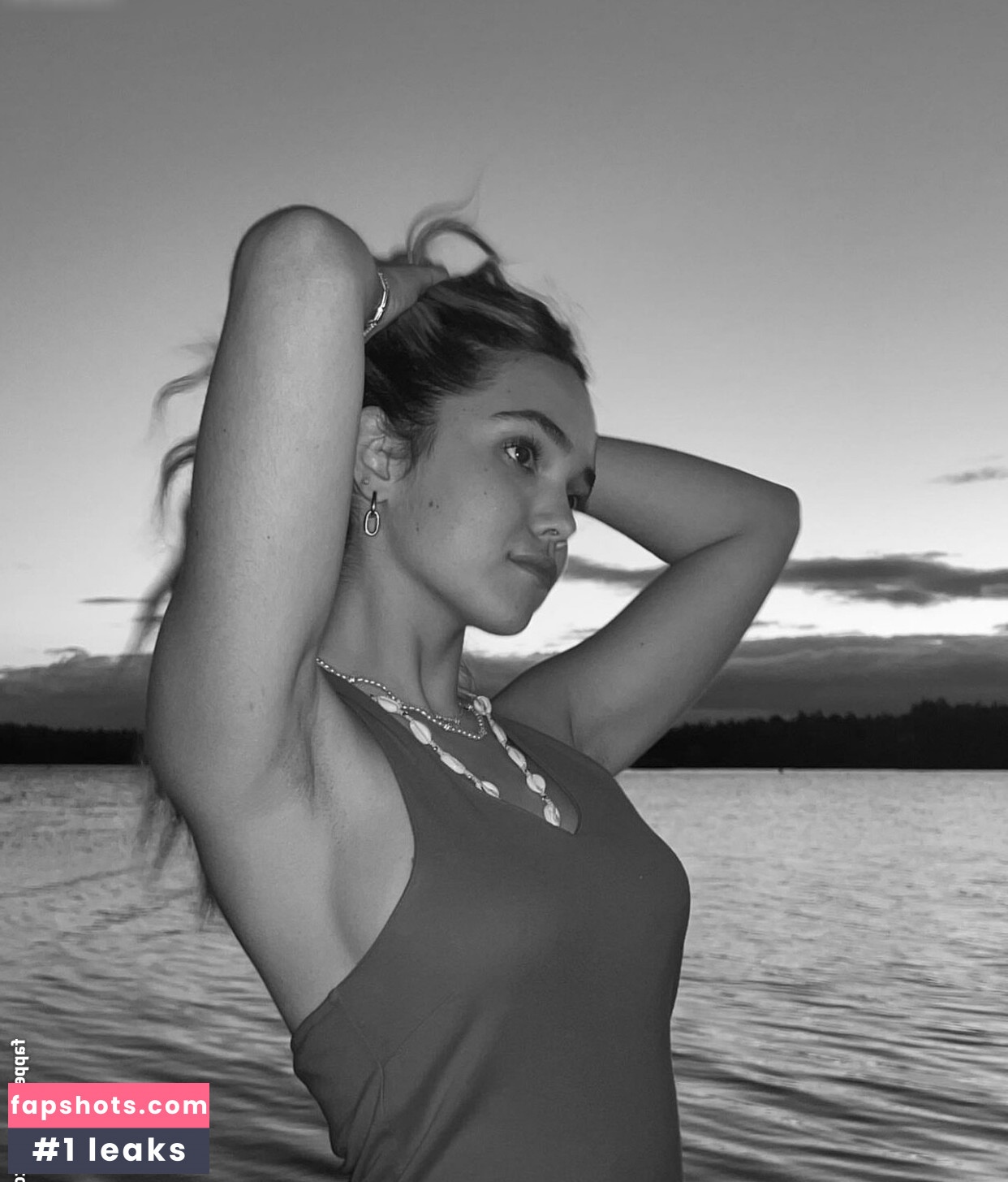 Josie Hermer gallery photo #6