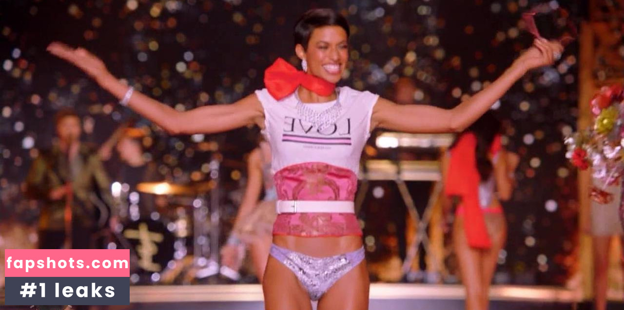 Jourdana Phillips gallery photo #2