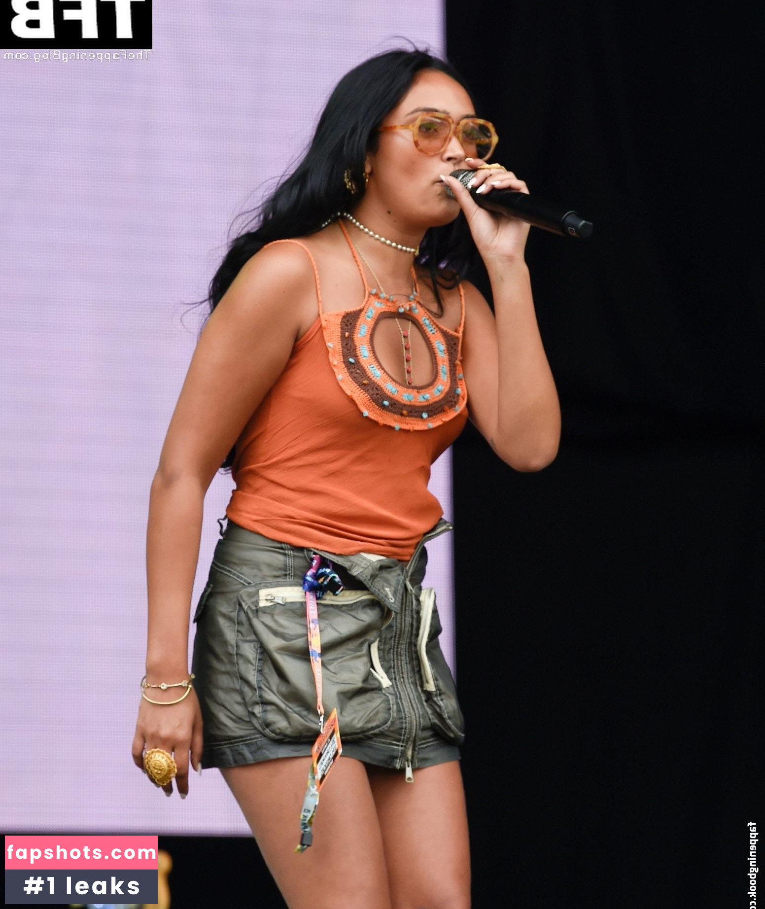 Joy Crookes gallery photo #15