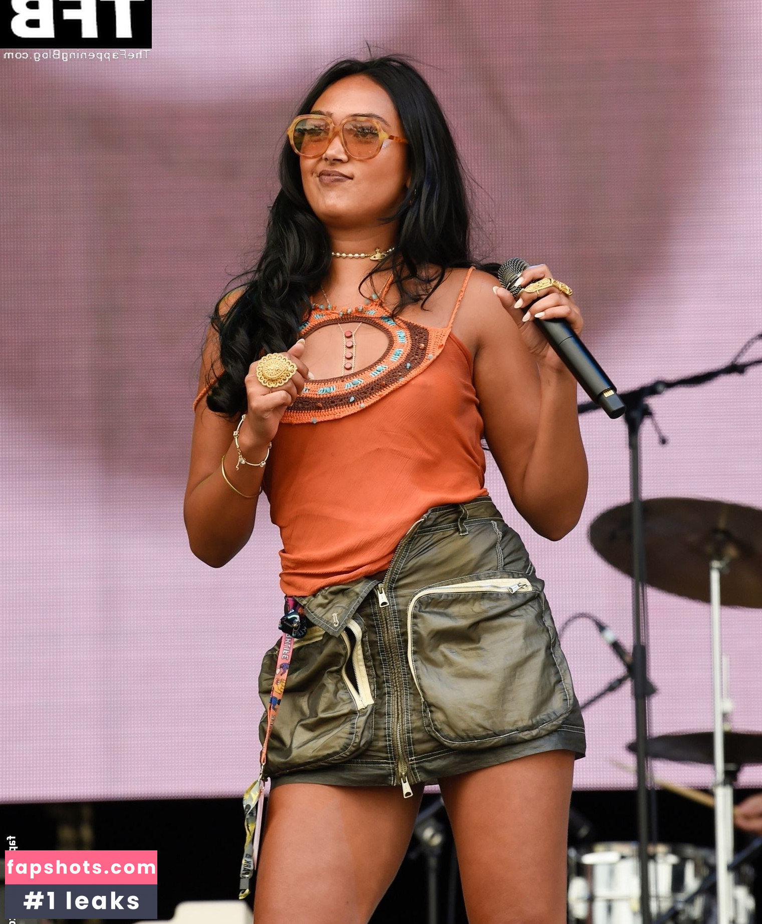 Joy Crookes gallery photo #17