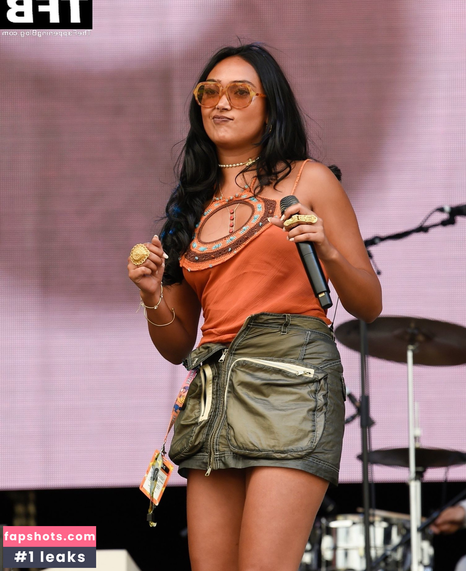 Joy Crookes gallery photo #18