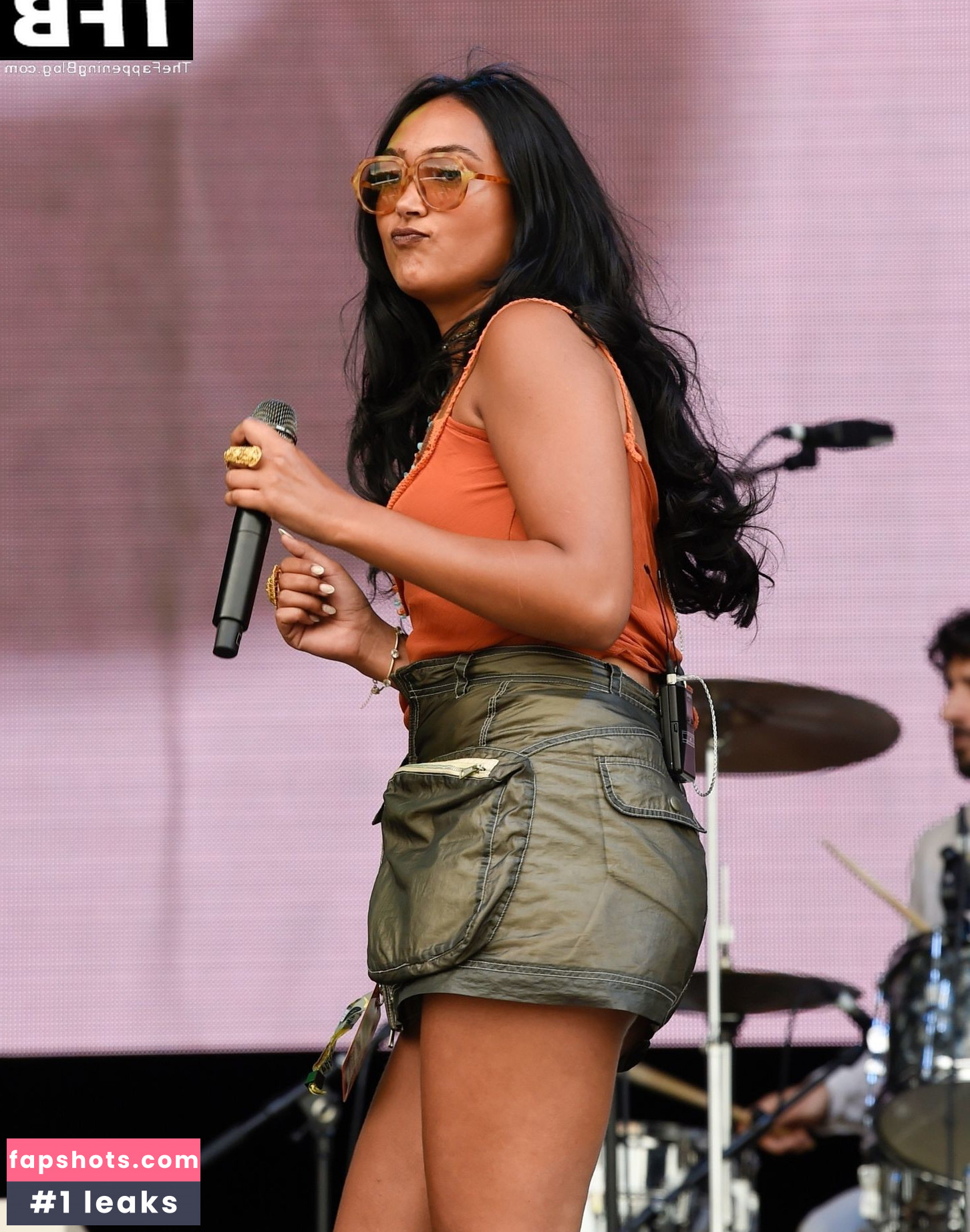 Joy Crookes gallery photo #20