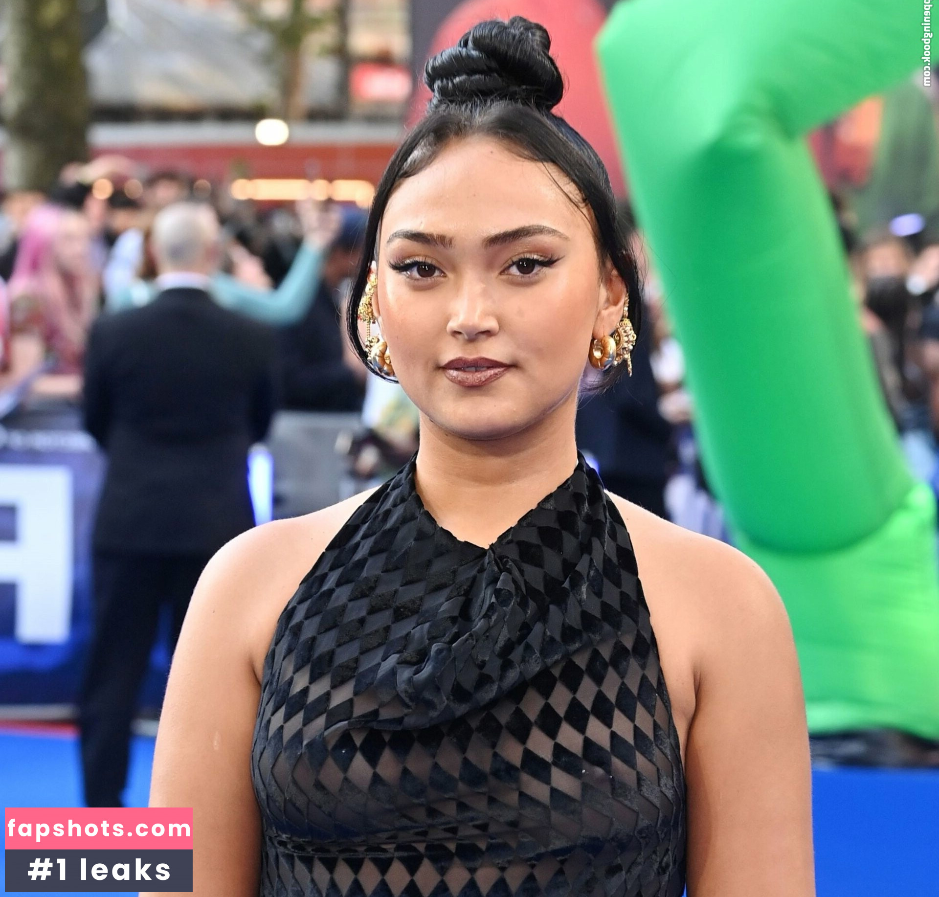 Joy Crookes gallery photo #3